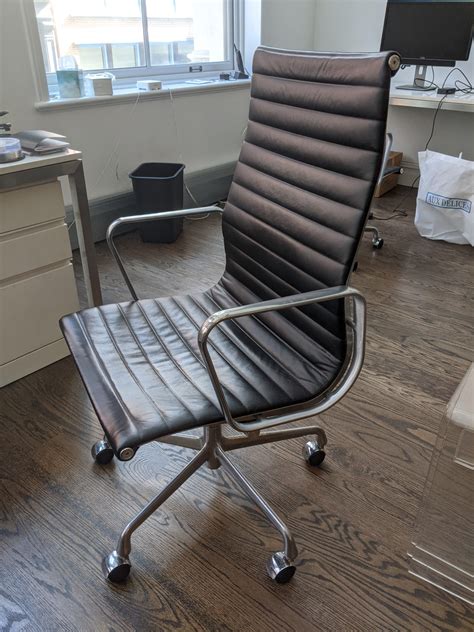 fake herman miller eames chair
